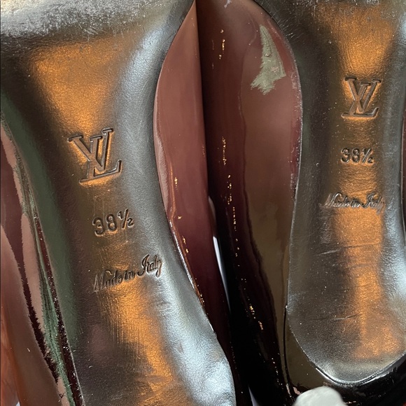 Louis Vuitton Patent Leather Fiancée Pumps With Box - Picture 10 of 16
